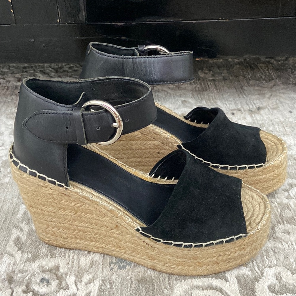 MARC FISHER BLACK WEDGES SIZE 6